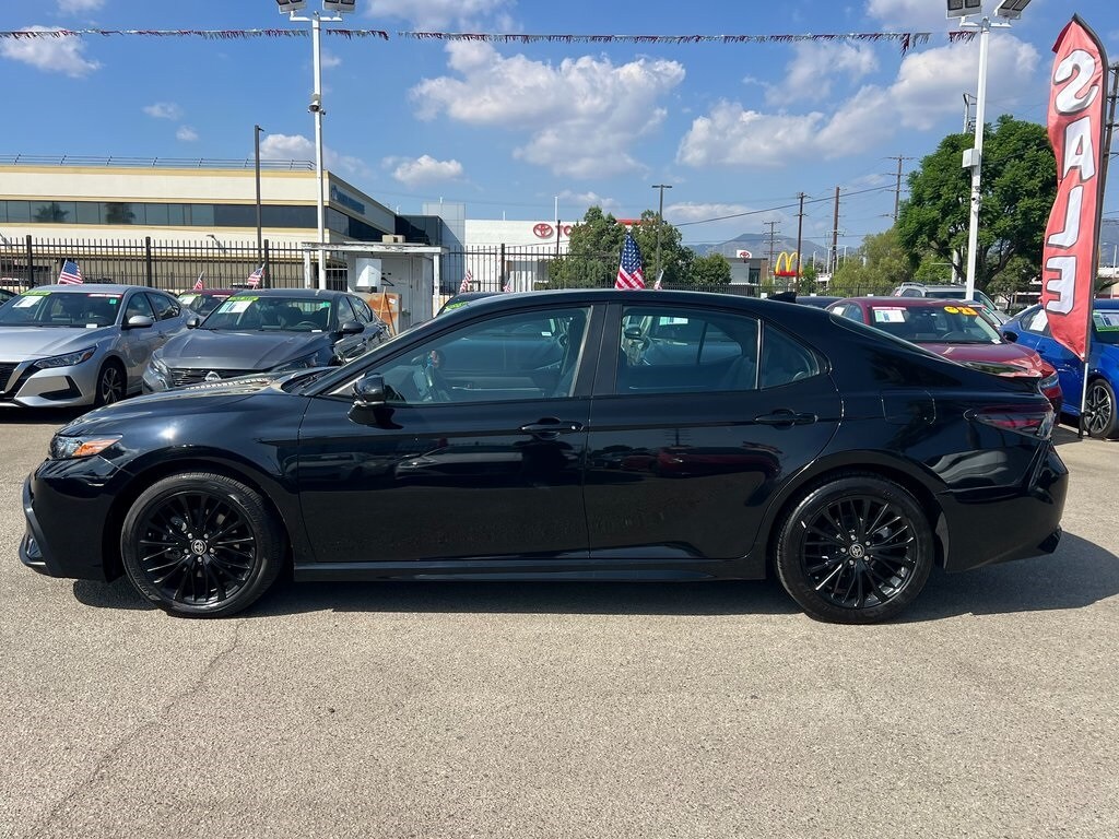 2021 Toyota Camry SE photo 4