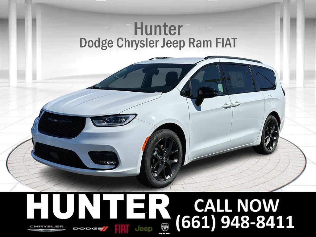 2026 Chrysler Pacifica Passenger Van 