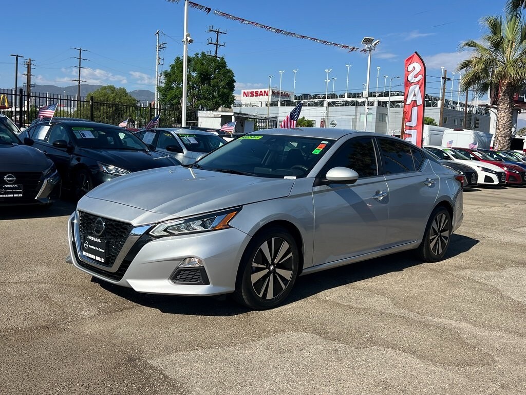 2022 Nissan Altima 2.5 SV photo 2
