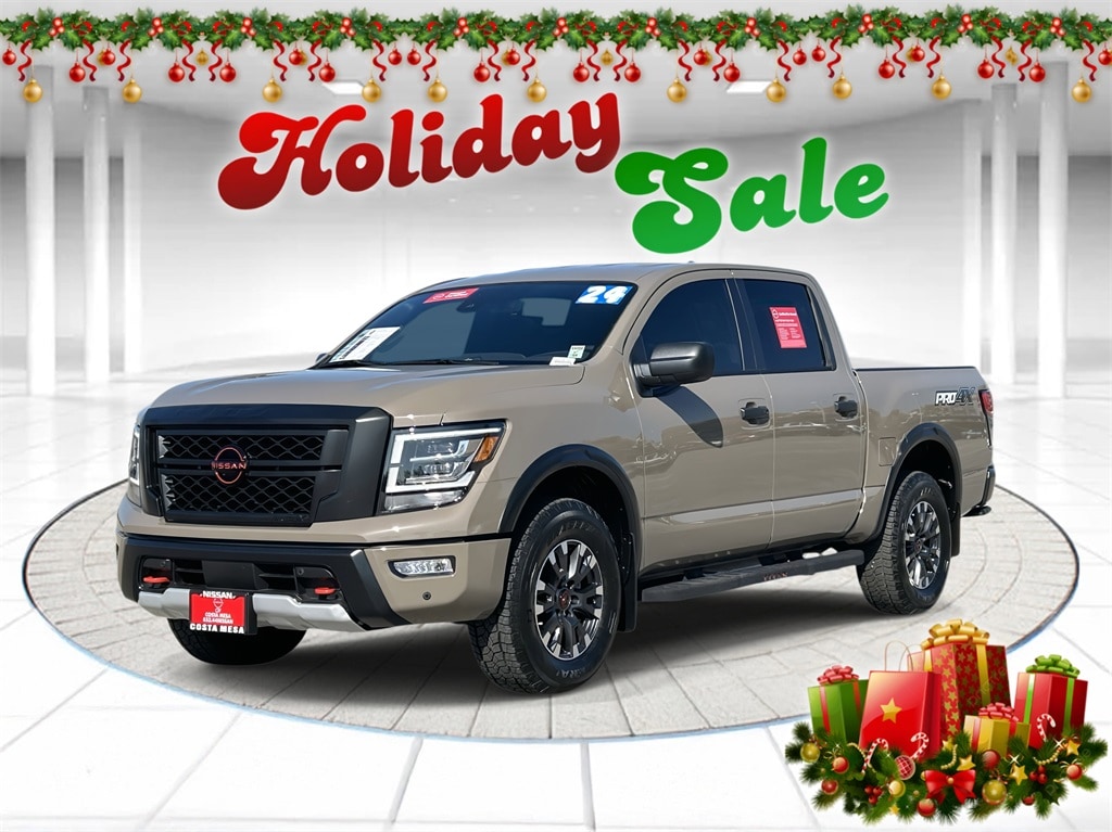 2024 Nissan Titan PRO-4X's photo