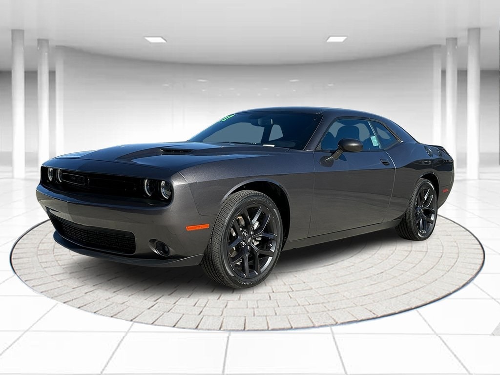 2022 Dodge Challenger SXT's photo