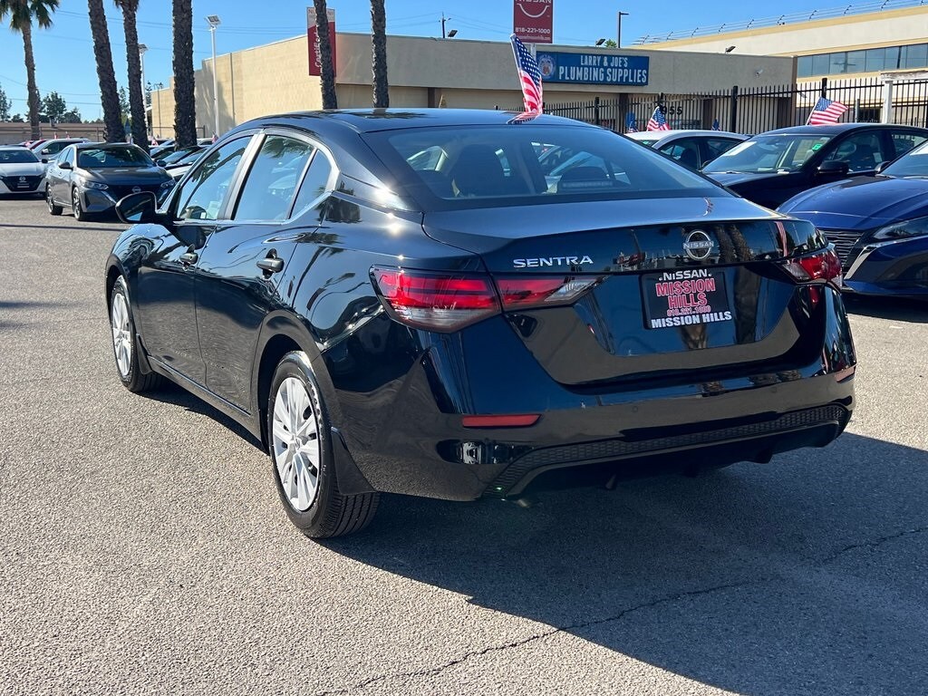2025 Nissan Sentra S photo 4