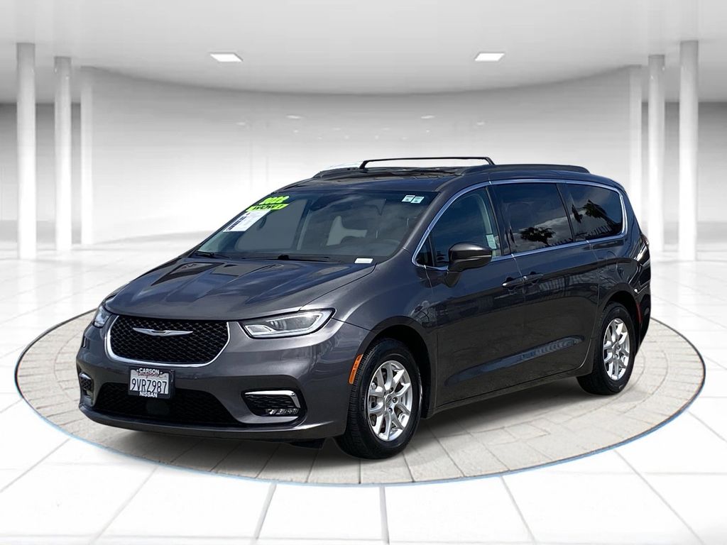 2022 Chrysler Pacifica Touring L's photo