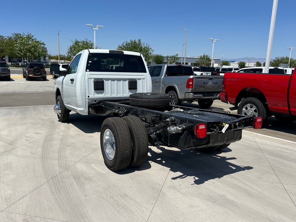 2024 Ram 3500 Tradesman photo 4