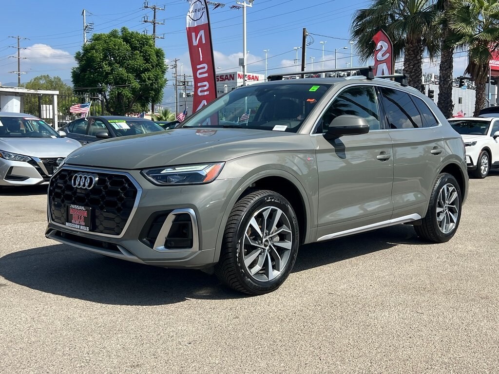 2023 Audi Q5 45 S line Premium photo 2
