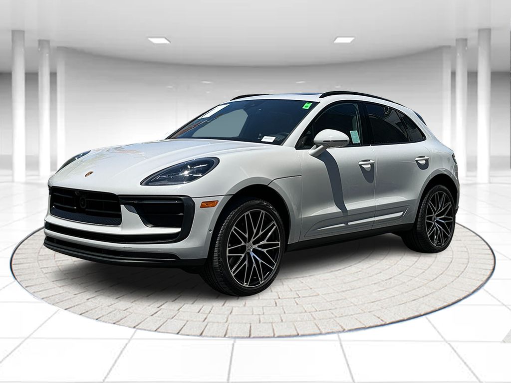 2024 Porsche Macan -'s photo