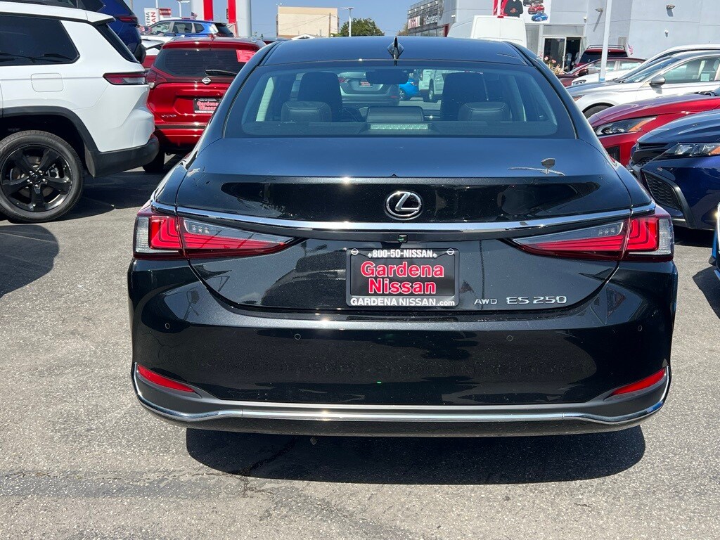 2021 Lexus ES 250 photo 4