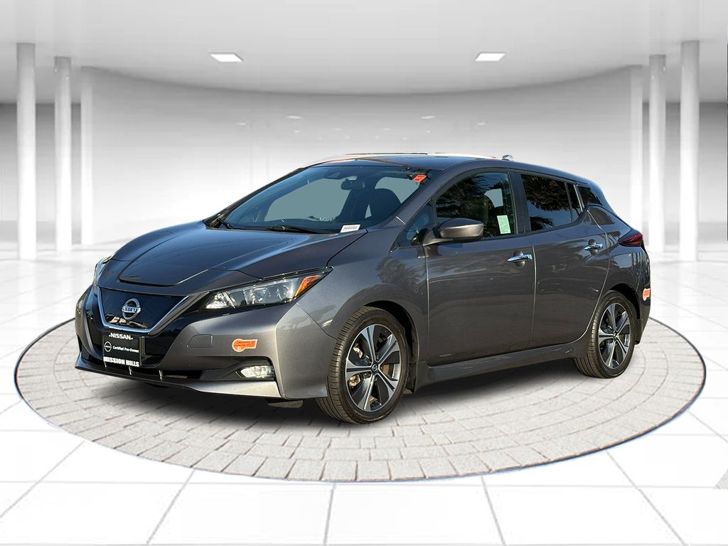 2020 Nissan Leaf SV's photo