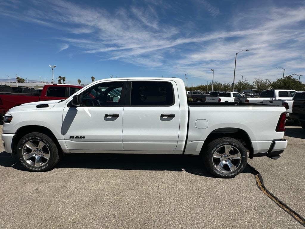 New 2026 Ram 1500 EXPRESS CREW CAB 4X2 5'7 BOX Pickup