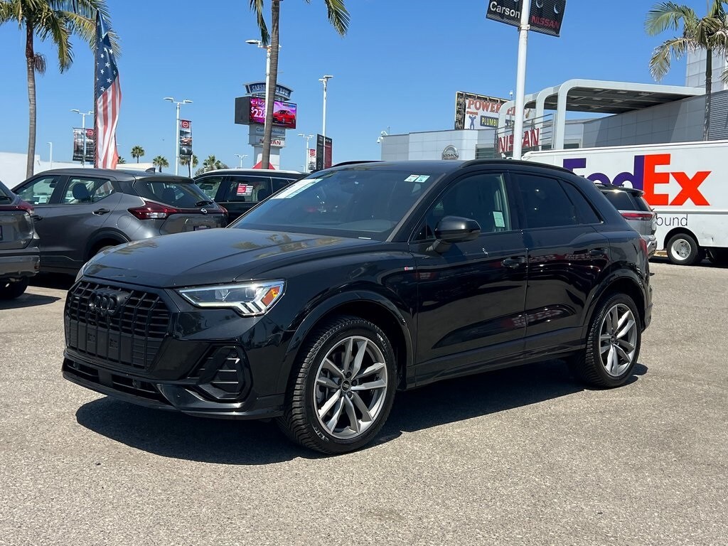 2022 Audi Q3 S line Premium Plus photo 2