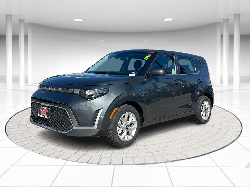 2024 Kia Soul LX's photo