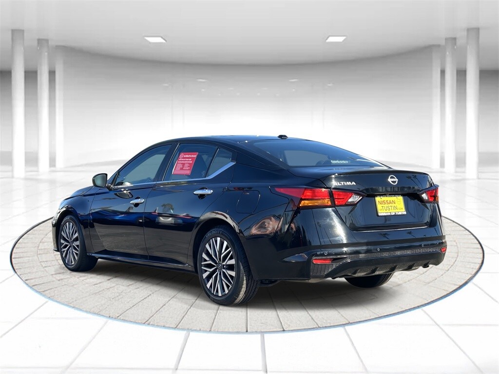2024 Nissan Altima 2.5 SV photo 2