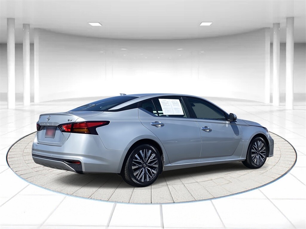 2023 Nissan Altima 2.5 SV photo 4