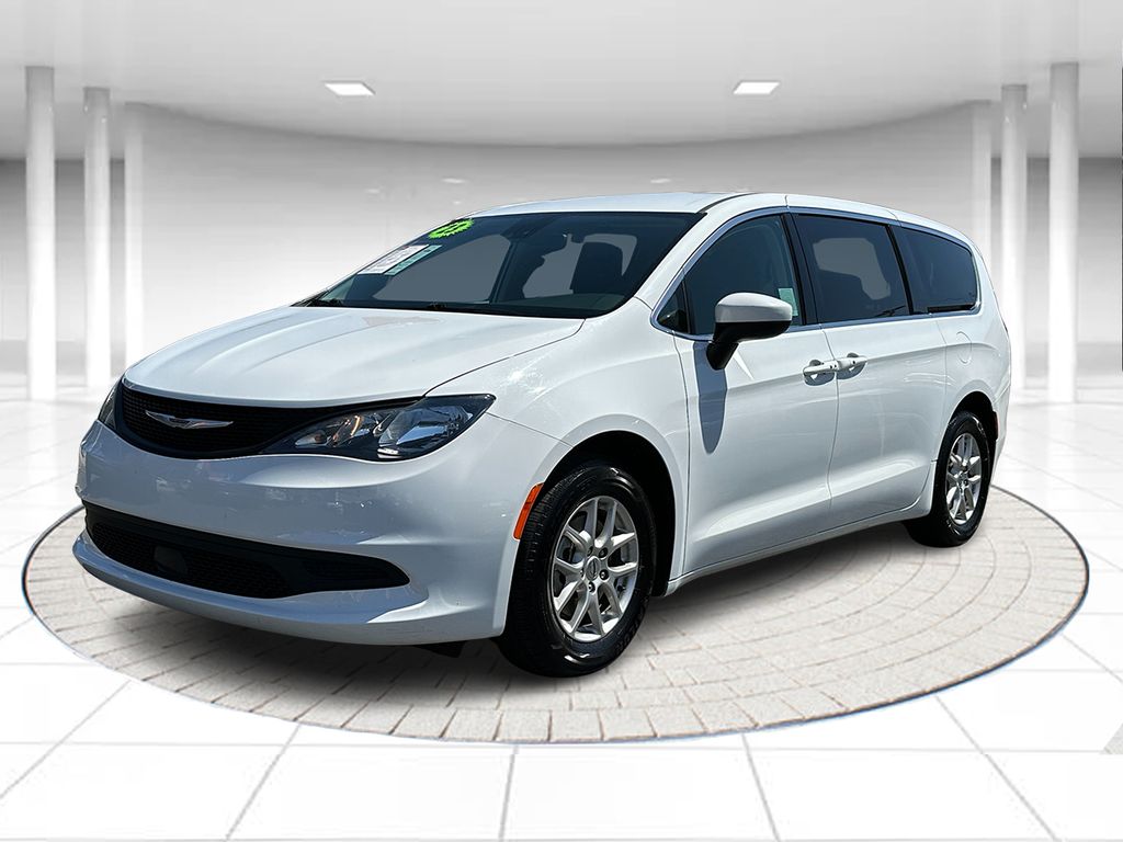 2023 Chrysler Voyager LX's photo