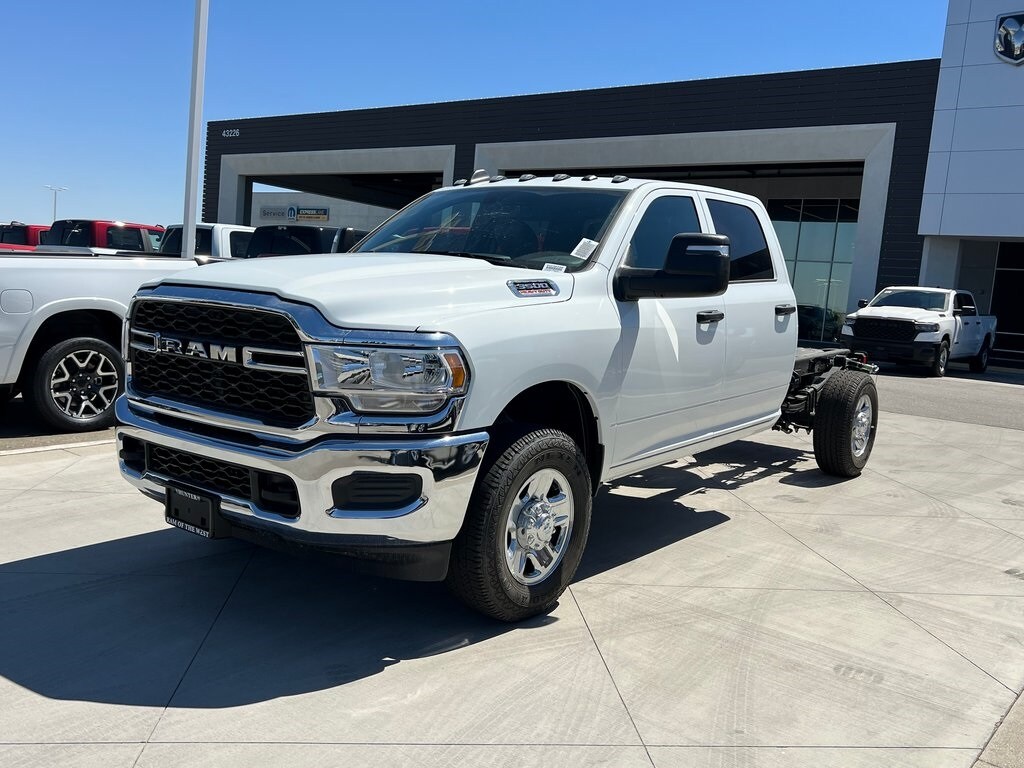 2024 Ram 3500 Tradesman photo 2