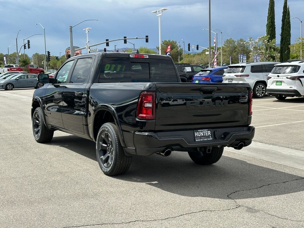 New 2026 Ram 1500 BIG HORN CREW CAB 4X2 5'7 BOX Pickup