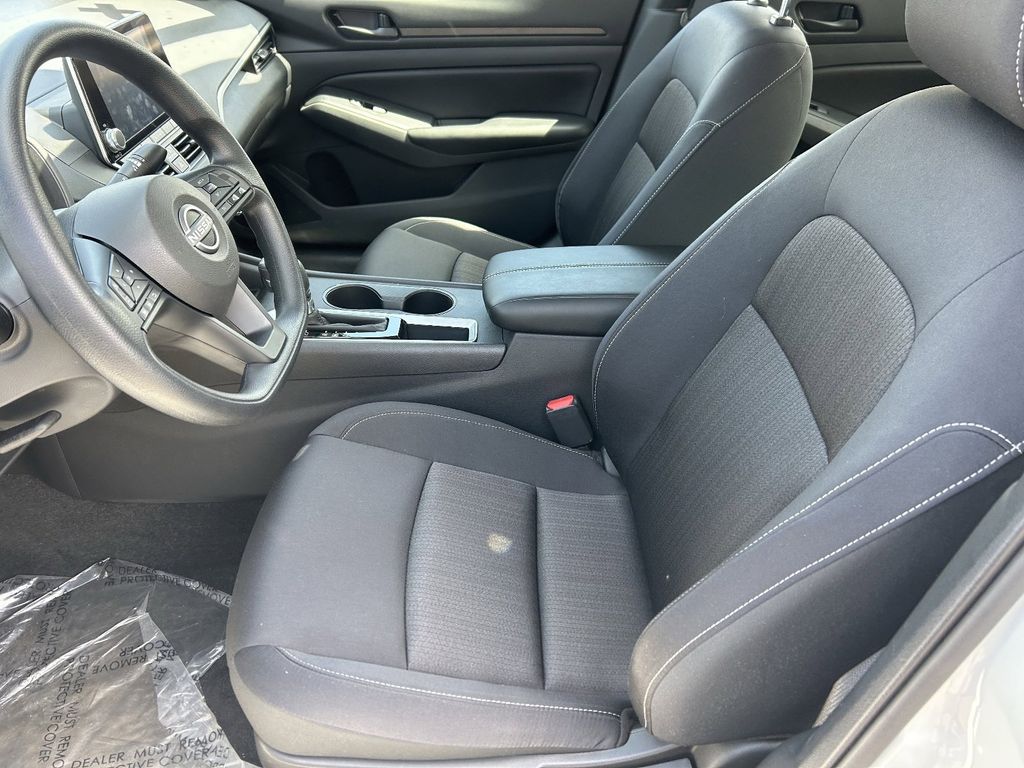 2025 Nissan Altima S - Photo 16