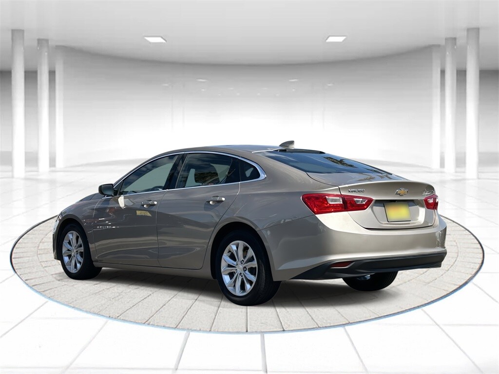 2023 Chevrolet Malibu 1LT photo 2