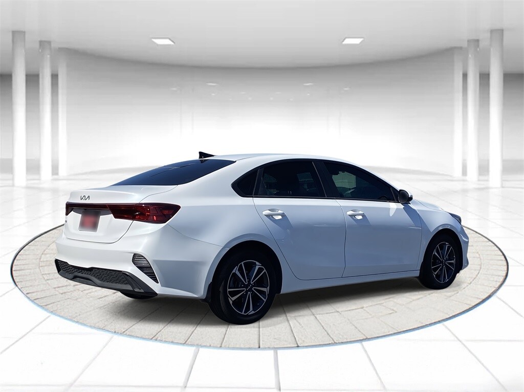 2024 Kia Forte LXS photo 4