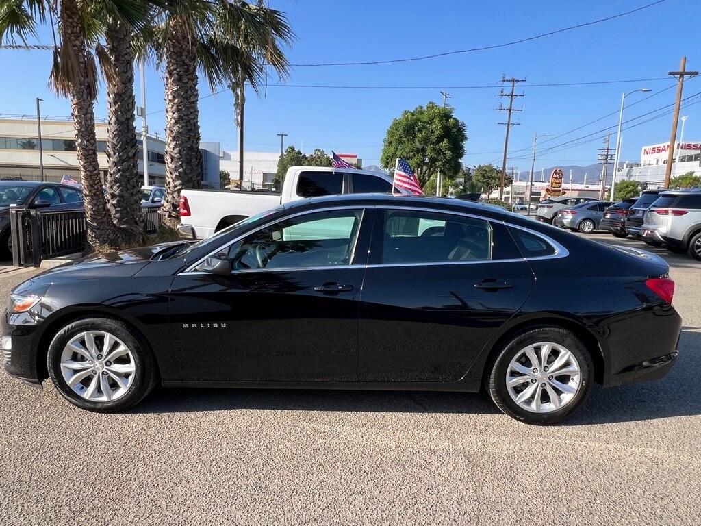 2023 Chevrolet Malibu 1LT photo 2