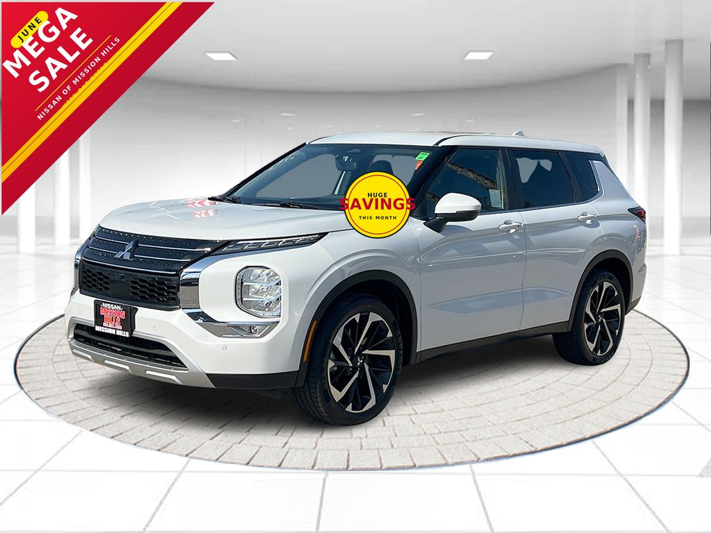 2024 Mitsubishi Outlander SE 2WD's photo