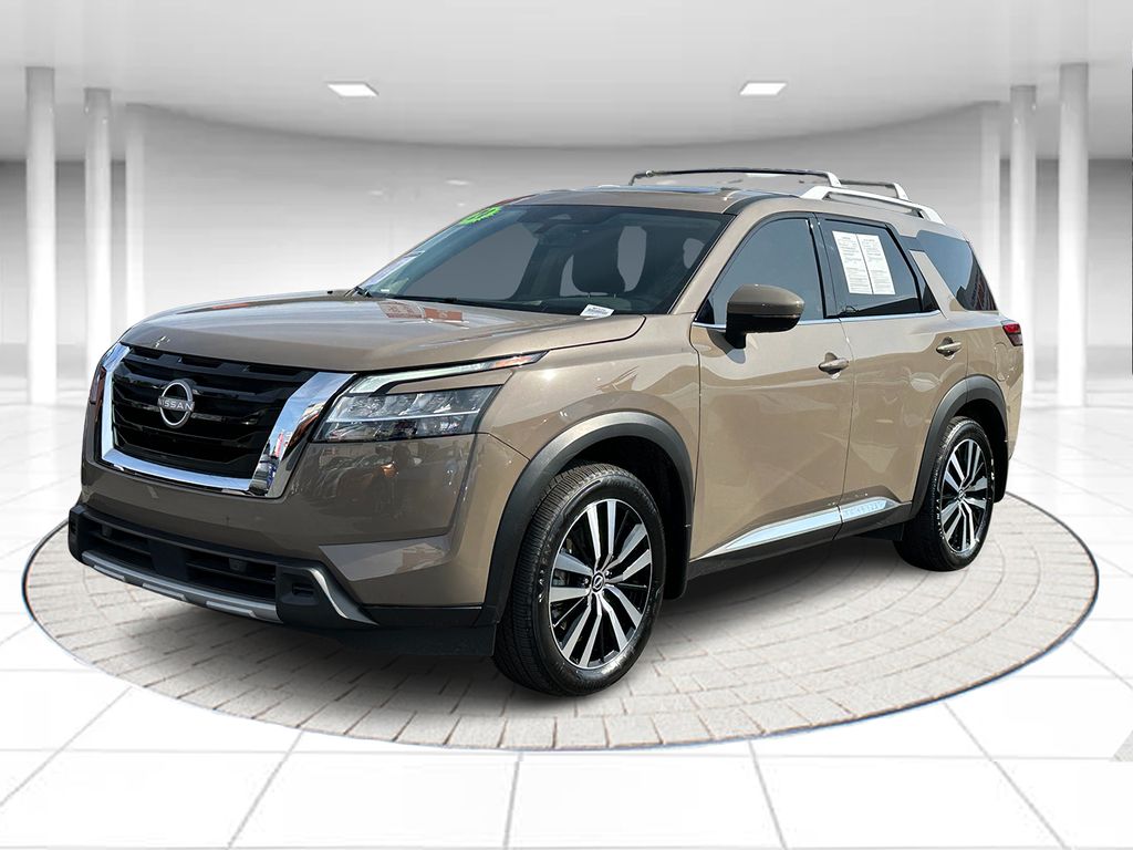 2024 Nissan Pathfinder Platinum 2WD's photo