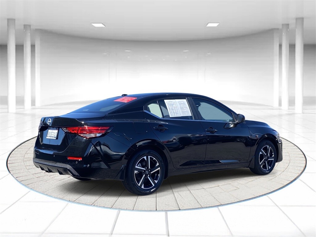 2025 Nissan Sentra SV photo 4