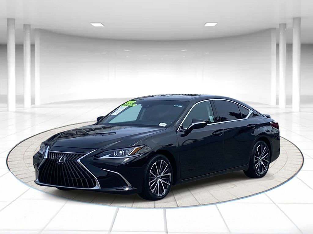 2023 Lexus ES 300h 300h's photo