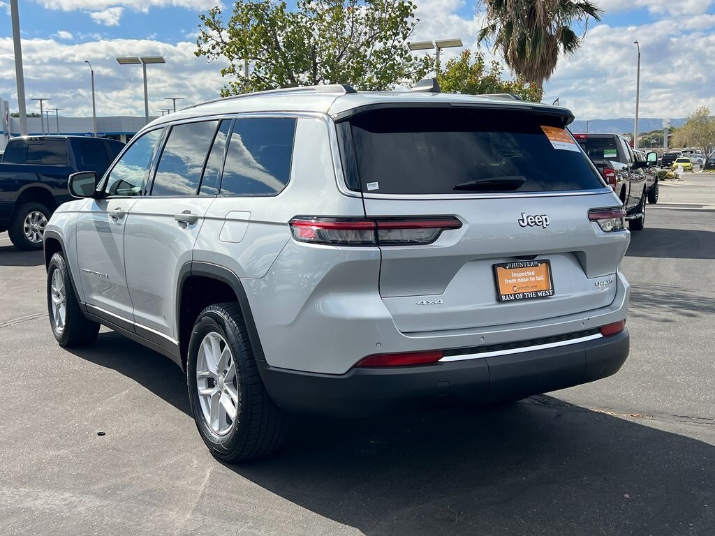 2023 Jeep Grand Cherokee Laredo photo 2