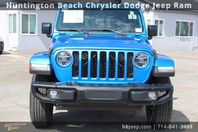 2021 Jeep Gladiator Sport photo 2