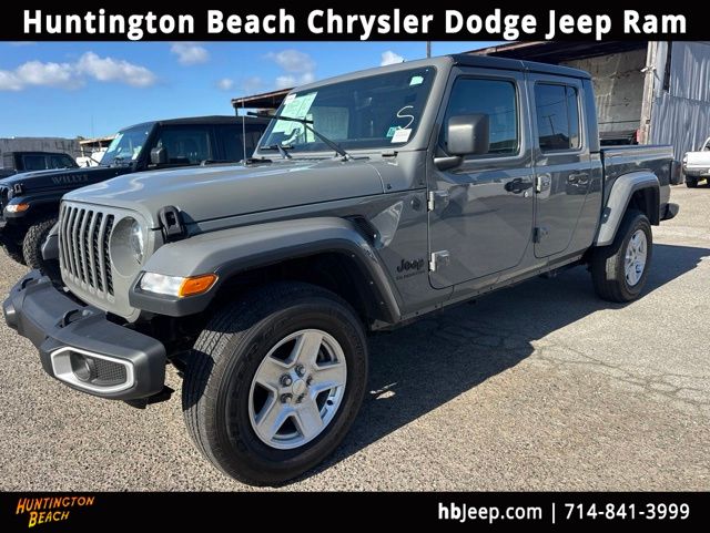 2022 Jeep Gladiator Sport S's photo
