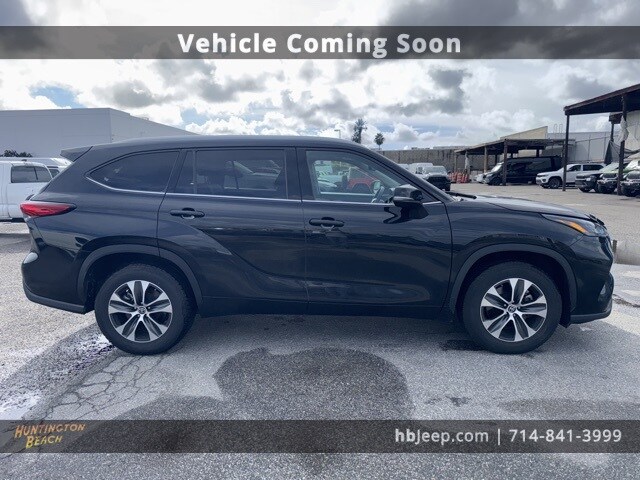 2022 Toyota Highlander XLE photo 4