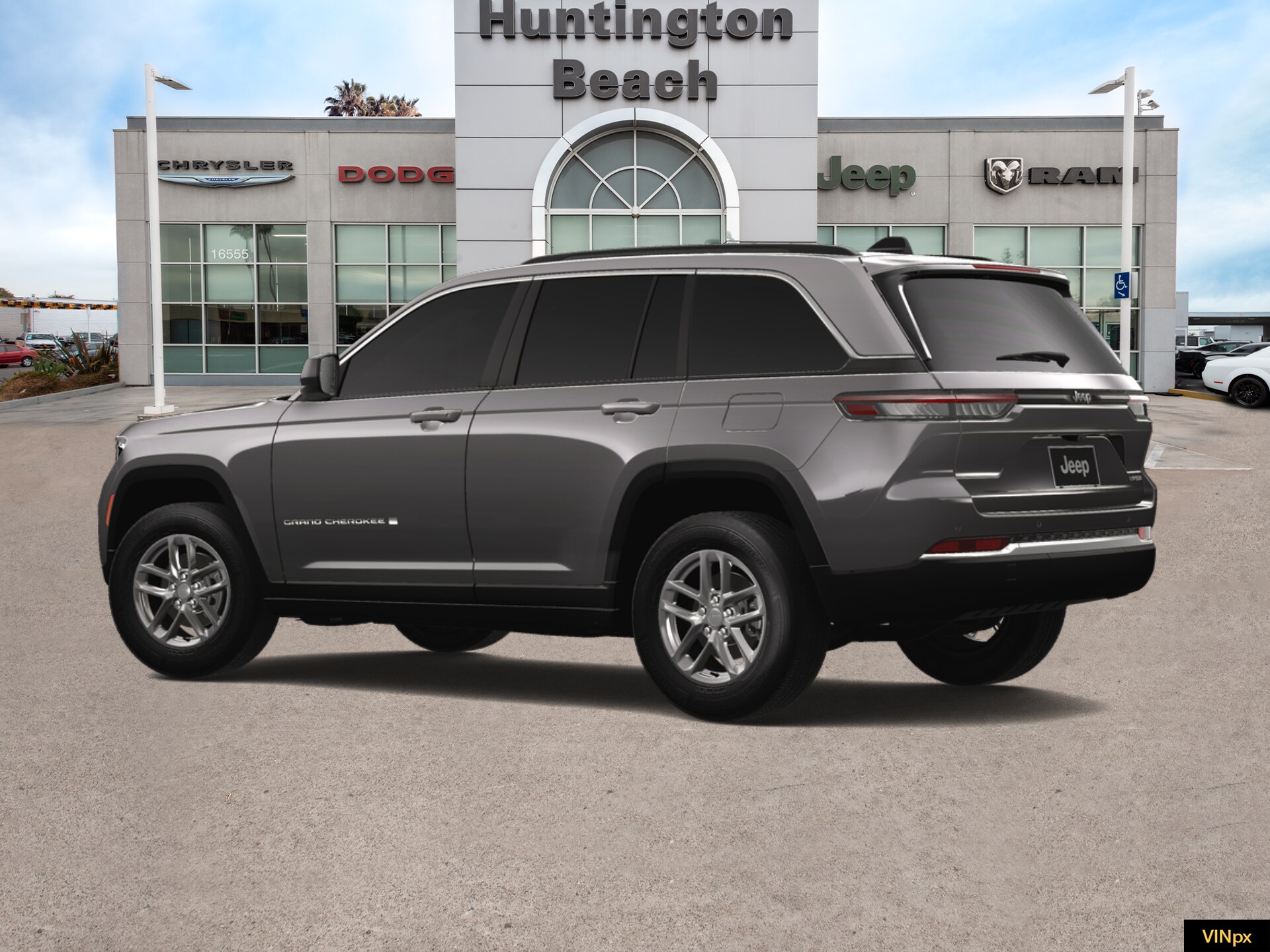 2025 Jeep Grand Cherokee Laredo X photo 4
