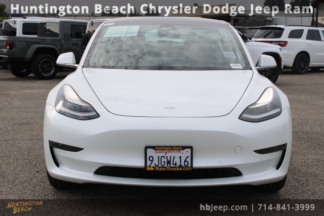2020 Tesla Model 3 Standard Range Plus photo 2