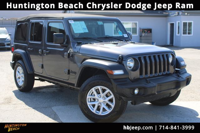 2023 Jeep Wrangler Sport S's photo