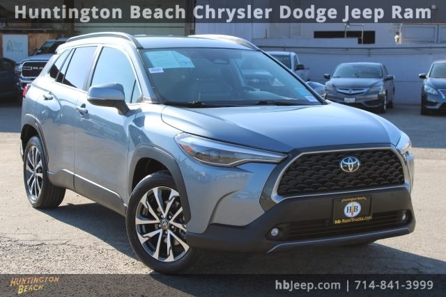 2023 Toyota Corolla Cross XLE's photo