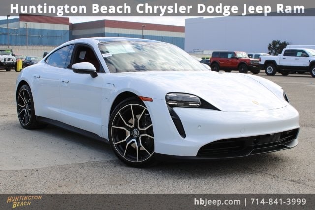 2022 Porsche Taycan Base's photo