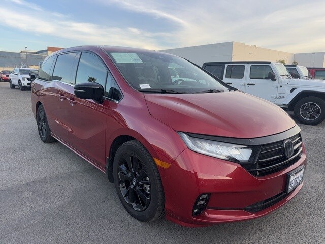 2023 Honda Odyssey Sport photo 3