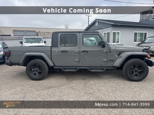 2021 Jeep Gladiator Sport photo 3