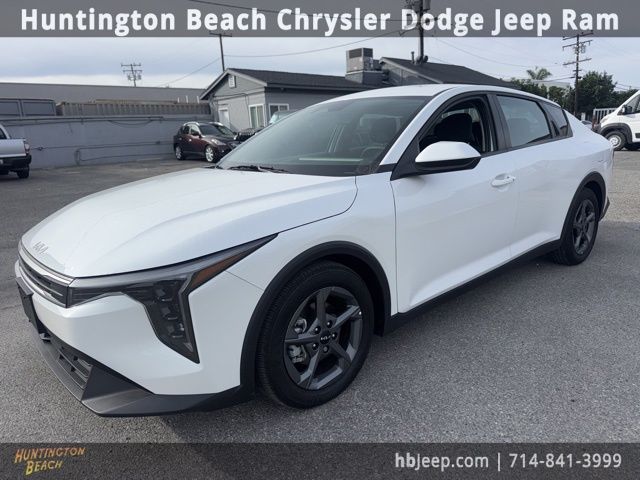 2025 Kia K4 LXS