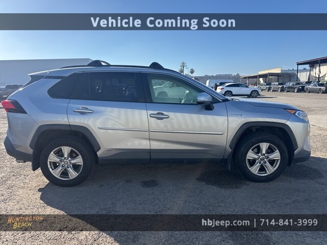 2019 Toyota RAV4 Hybrid XLE photo 4