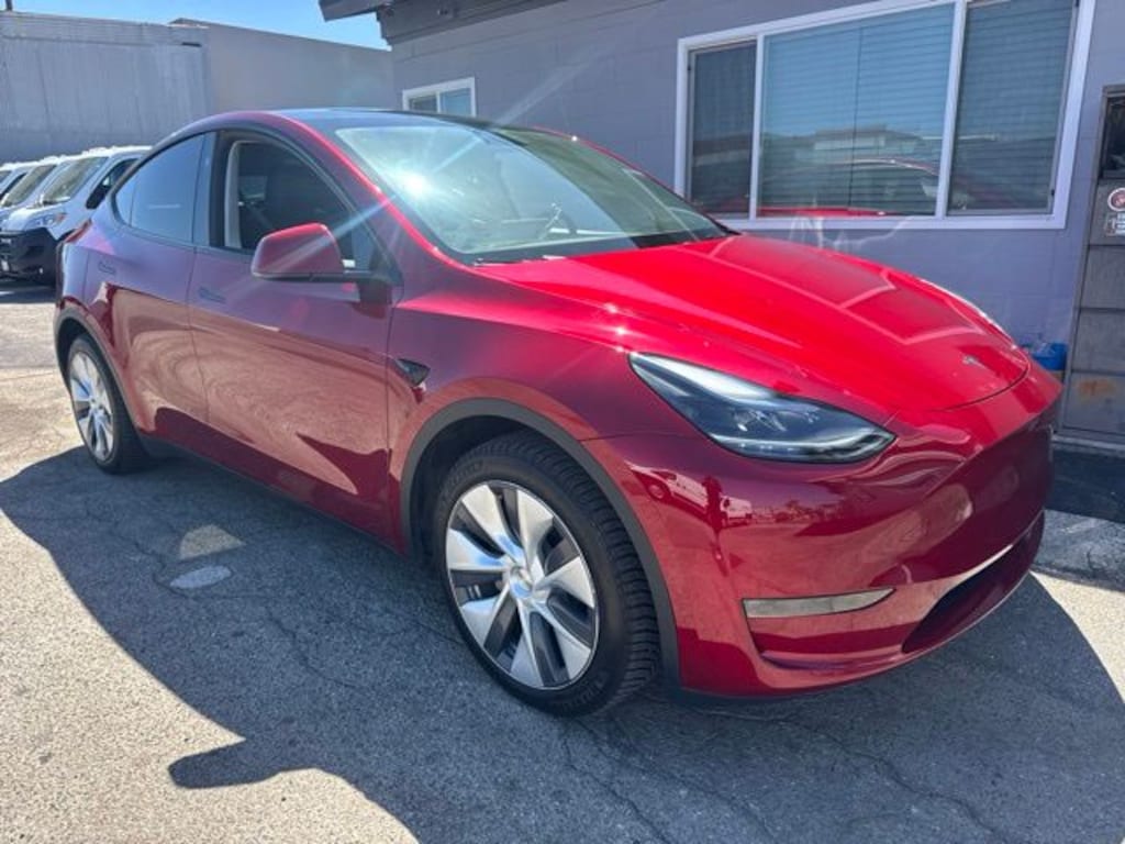 Used 2024 Tesla Model Y Long Range SUV