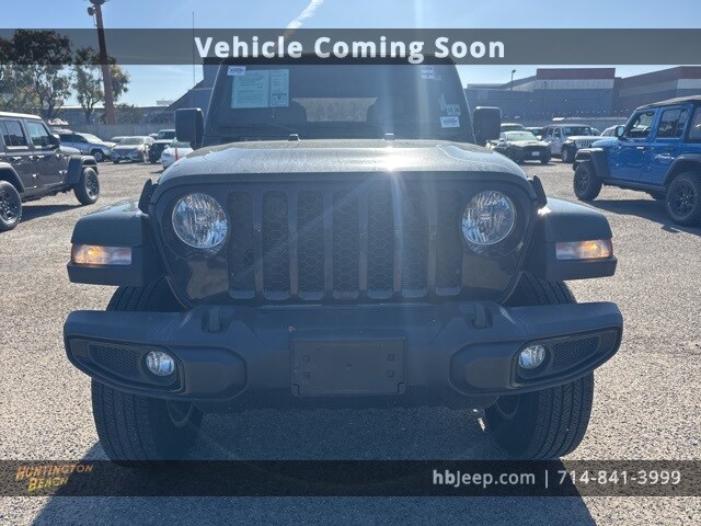 2021 Jeep Gladiator Willys photo 2