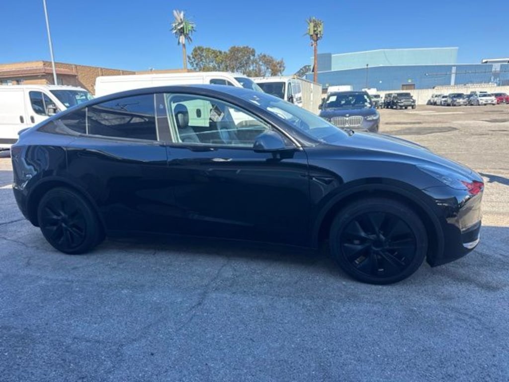 Used 2025 Tesla Model Y Long Range SUV