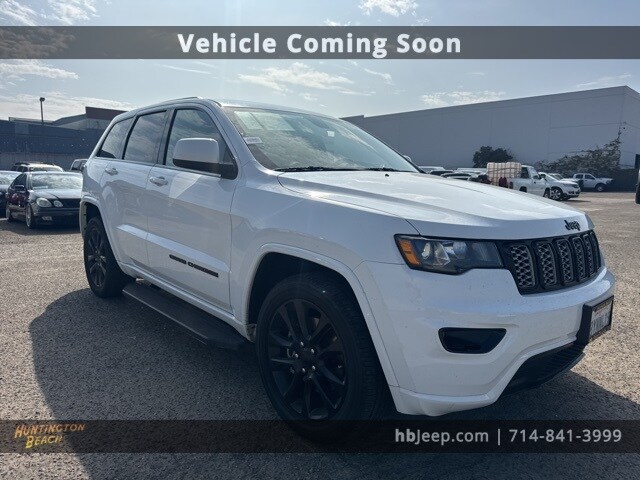 2021 Jeep Grand Cherokee Laredo X photo 2