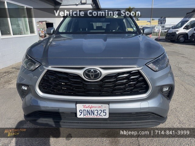 2022 Toyota Highlander XLE photo 2