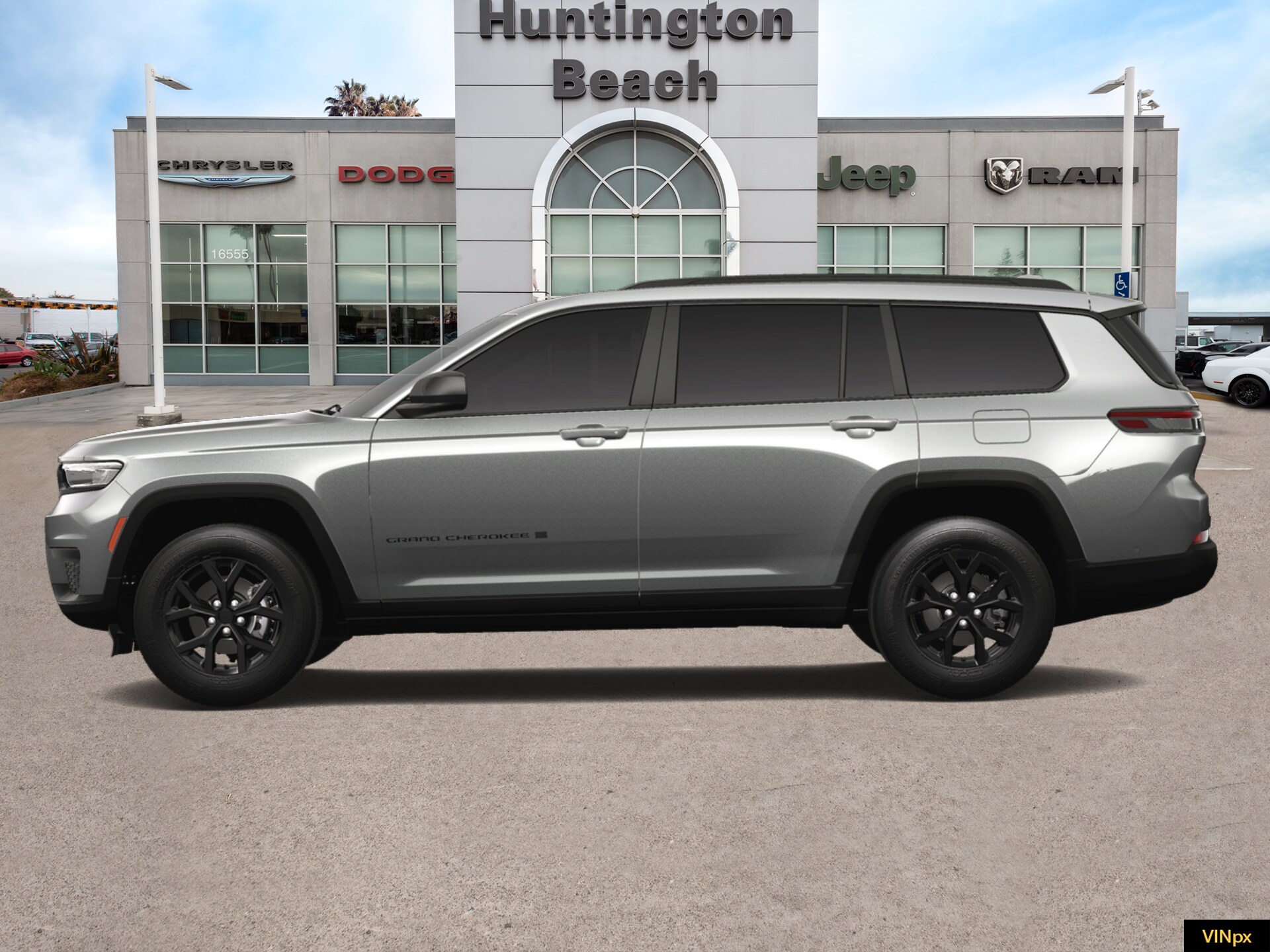 2025 Jeep Grand Cherokee Laredo Altitude photo 3