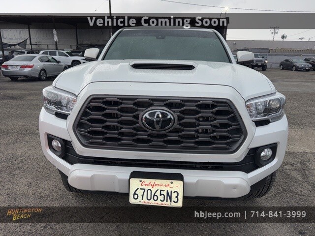 2022 Toyota Tacoma TRD Sport photo 2