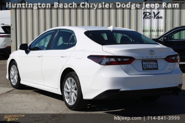 2023 Toyota Camry LE photo 3