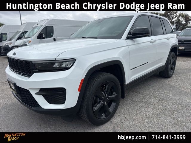 2023 Jeep Grand Cherokee Altitude 4x4's photo